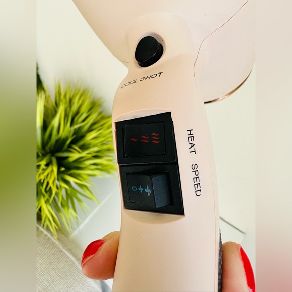 L’Ange | Pink Hairdryer - Picture 8 of 12